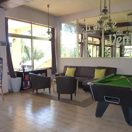 Hotel Le Logis Du Chateau 3*