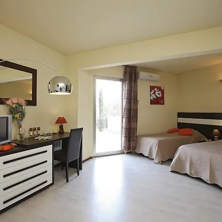 Le Logis Du Chateau Hotel Vaison-la-Romaine