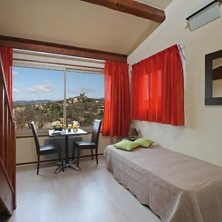 Hotel Le Logis Du Chateau 3*
