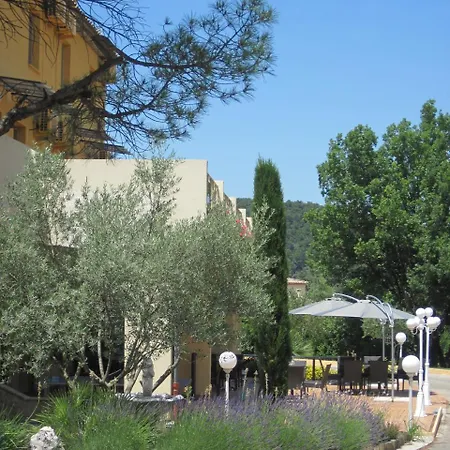 Hotel Le Logis Du Chateau 3*